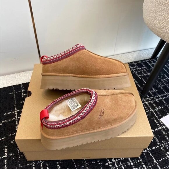 Ugg Tazz platform slippers in Chestnut - Picture 6 of 9